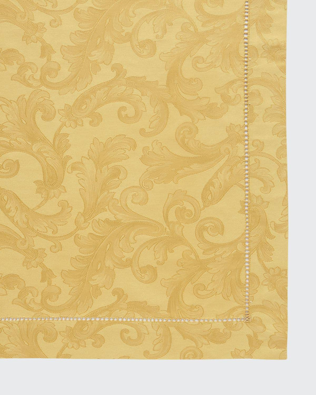 Sapphire Table Linens D71425