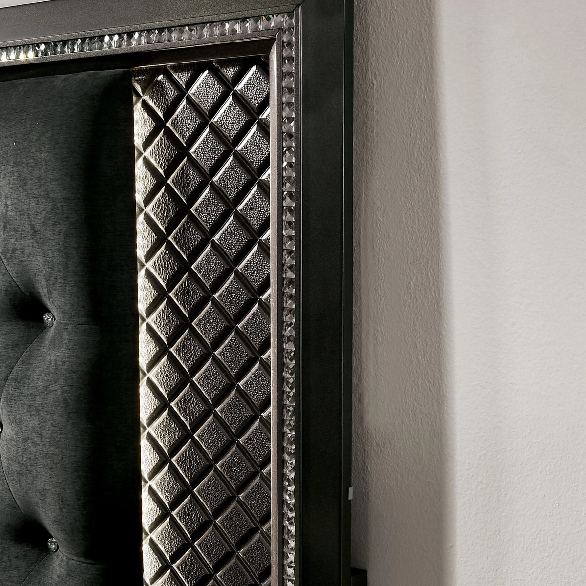 Eastern King Metallic Gray and Black Bed C577321