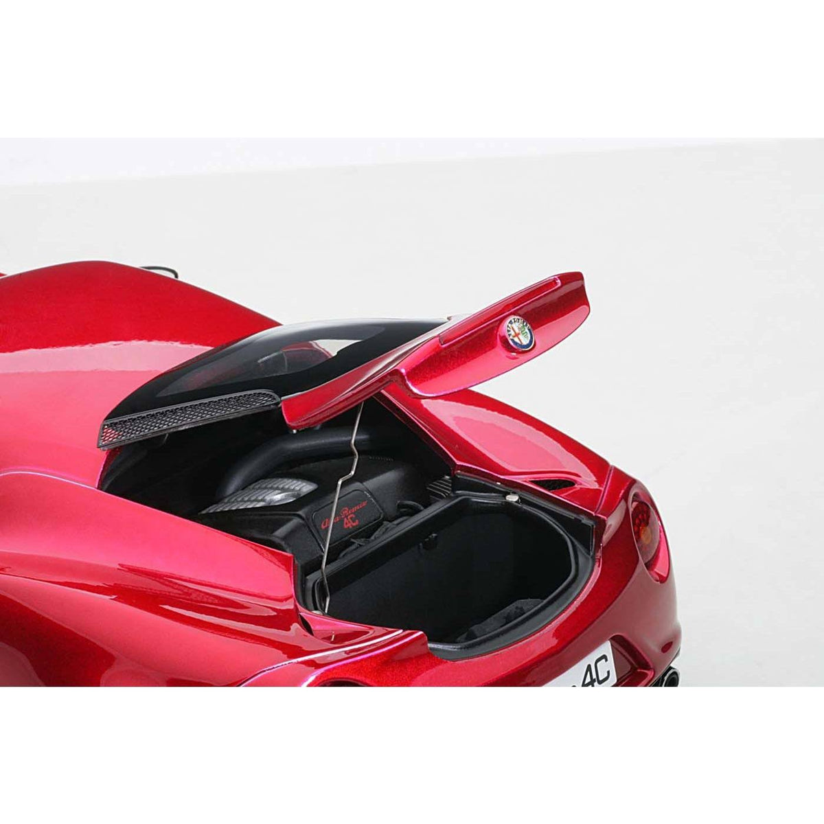 1/18 Alfa Romeo 4C Metallic Red H337270