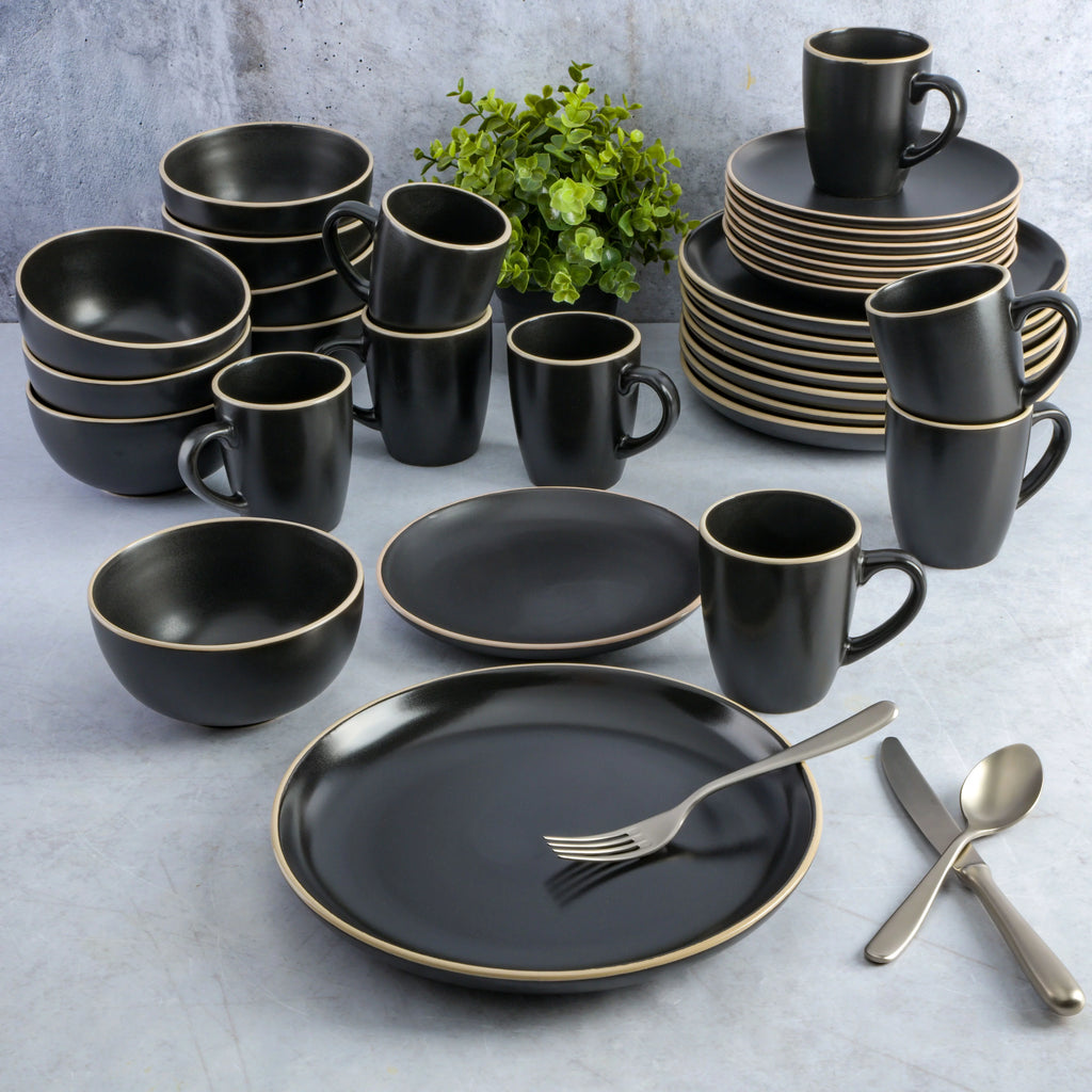32 Piece Black Dinnerware Set F693
