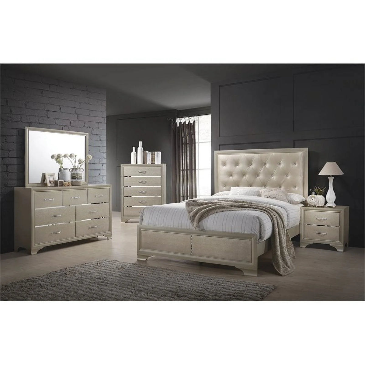 5 Piece Queen Wood Bedroom Set H49331