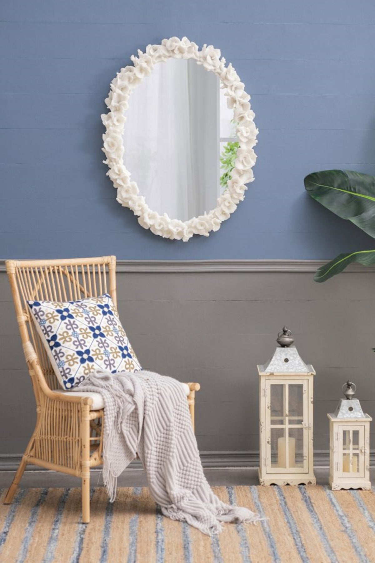 White Oval Wall Mirror X447