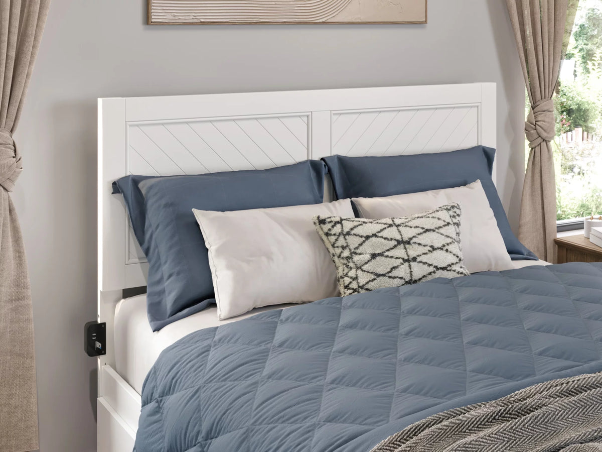 White Solid Wood Platform Bed with Footboard & Twin XL Trundle, Queen O125825