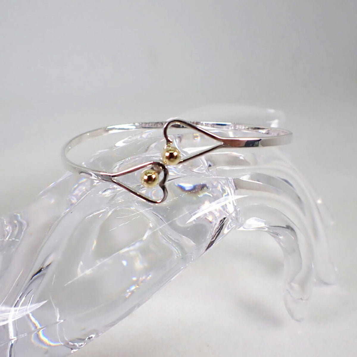 SV925 18KT Heart Bangle E882