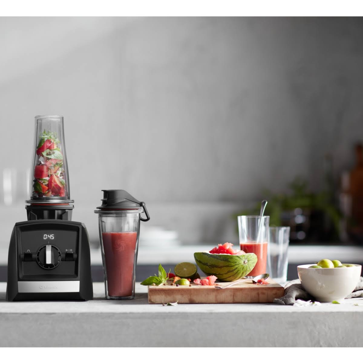 White Ascent Series Blender S719
