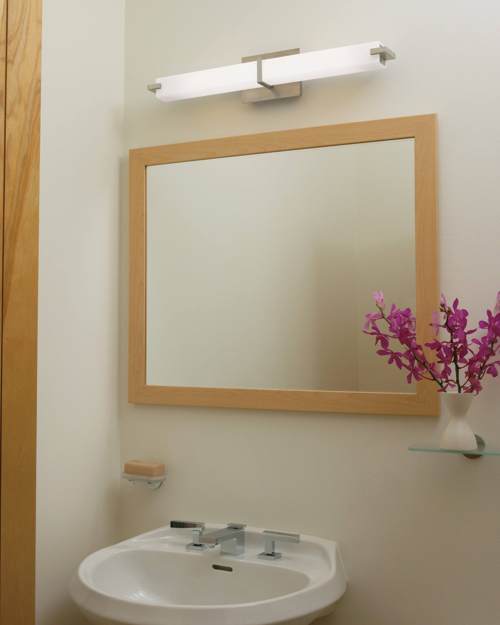 Satin Nickel Metro Bath Light T624